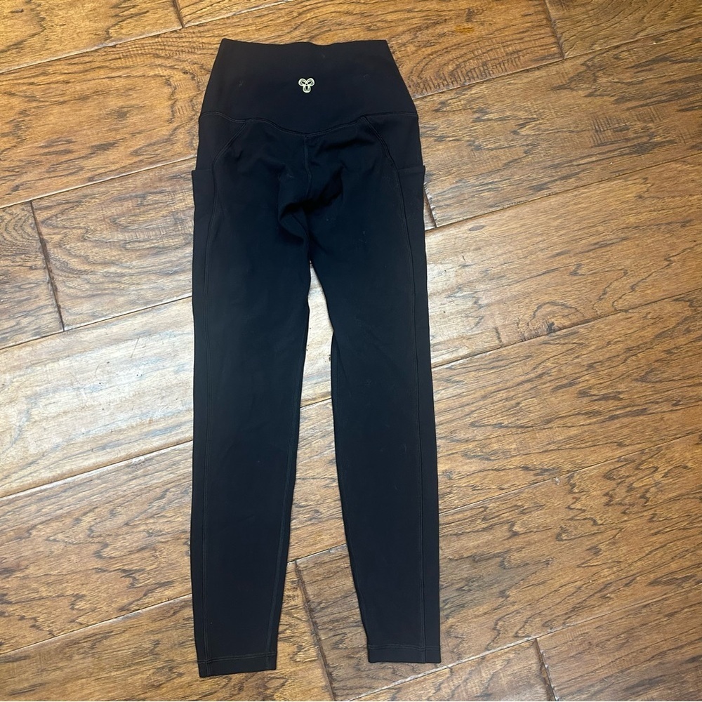 Aritzia golden Black High-Waisted Leggings